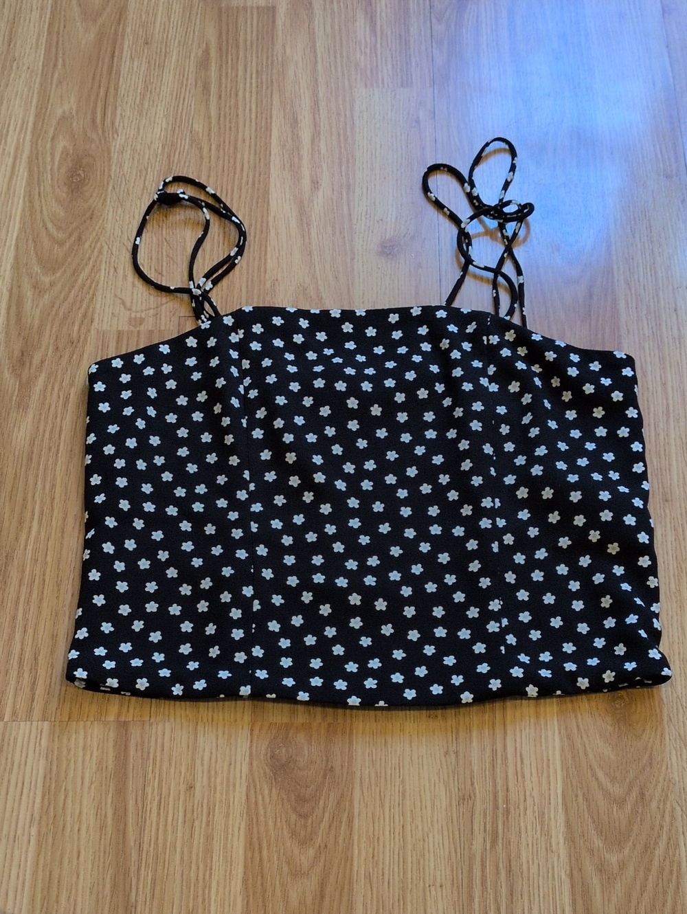 Levi's Ditsy Daisy Floral Cropped Tank Size Medium